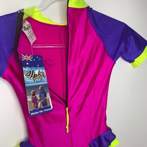 NEW • Kids • Rash Guard One Piece • Sz 8 - Picture 3 of 5